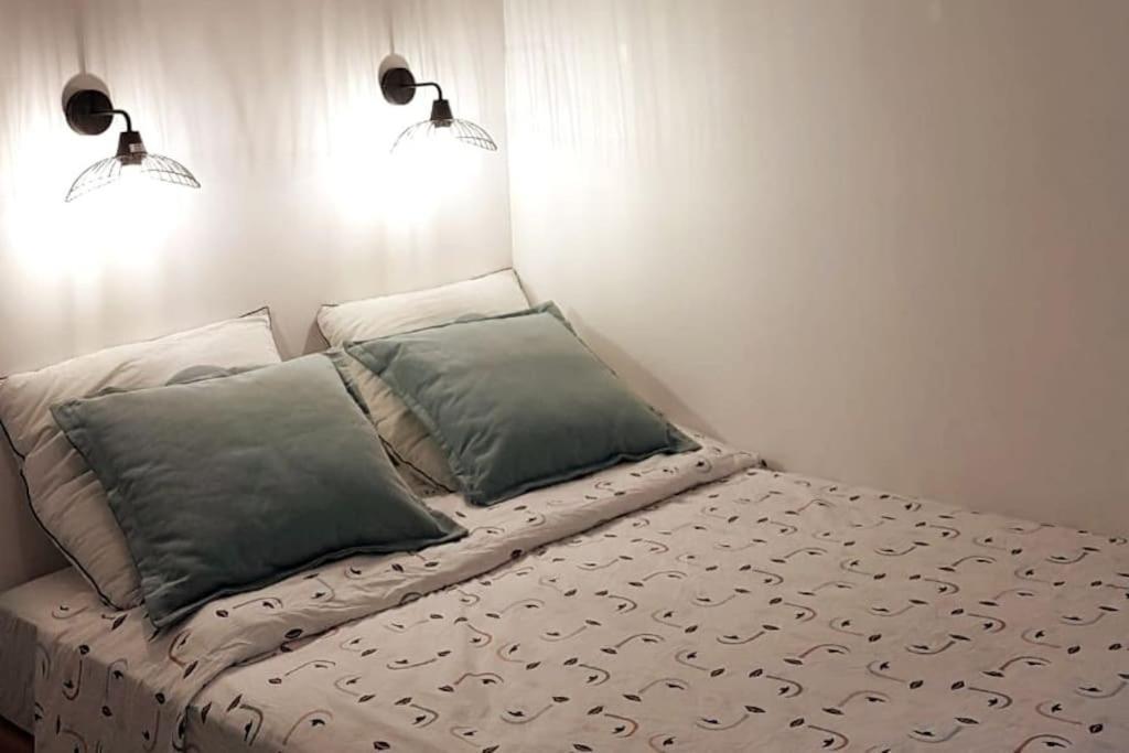 פריז Studio Cosy, Quartier Canal Saint-Martin מראה חיצוני תמונה